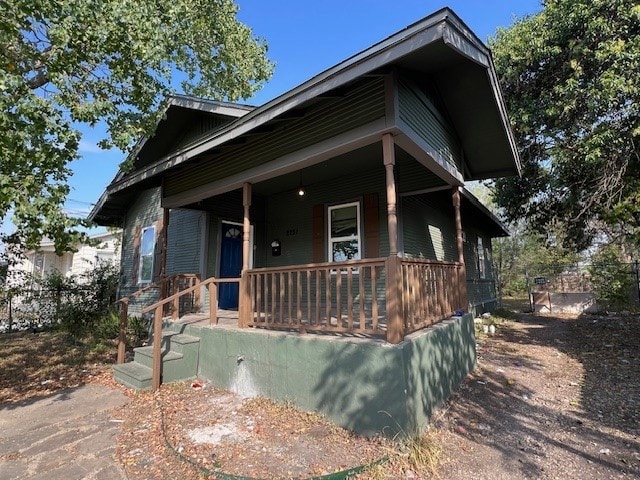 view of front of house featuring covered porch