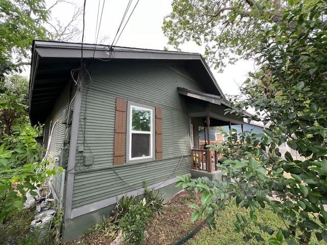 2251 Burnet St, San Antonio, TX 78202 - view of side of property