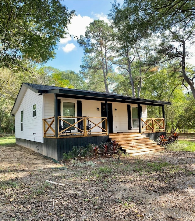 view of front of home with covered porch