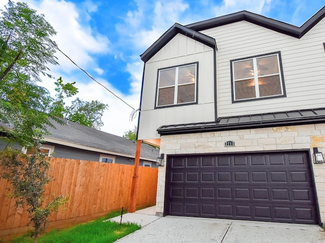 view of front of house featuring a garage