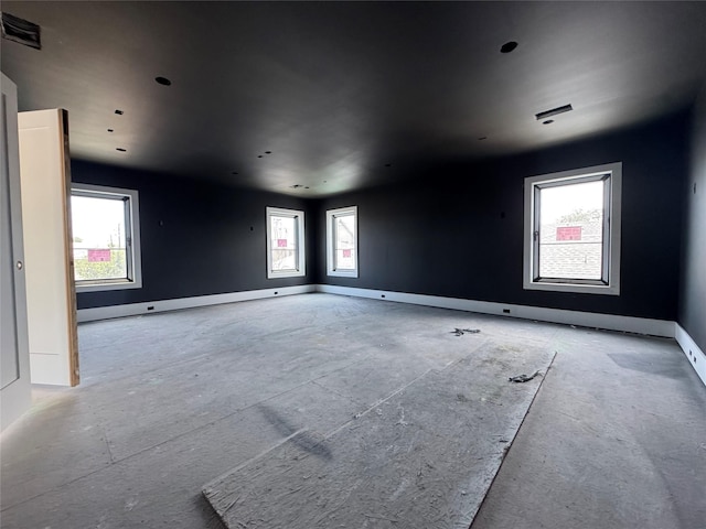 1606 Hazard St, Houston, TX 77019 - empty room featuring baseboards