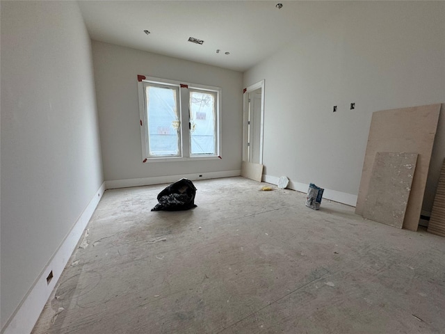 710 Glen Echo Ln, Hedwig Village, TX 77024 - unfurnished room featuring baseboards