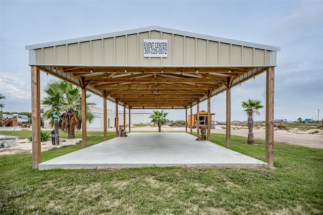 view of home's community featuring a yard