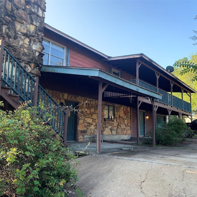 view of front of property