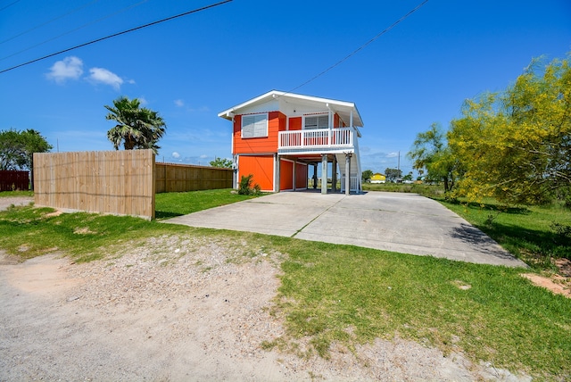 exterior space featuring a lawn