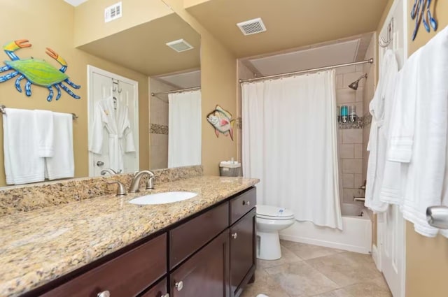 full bathroom with shower / bath combo with shower curtain, vanity, and toilet