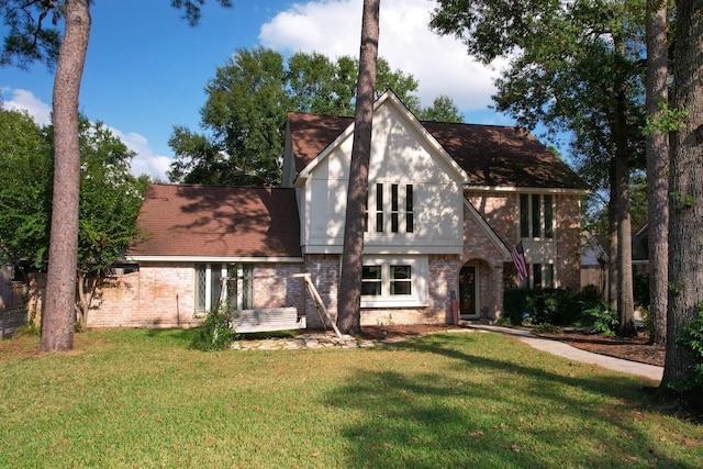 view of front of property with a front yard