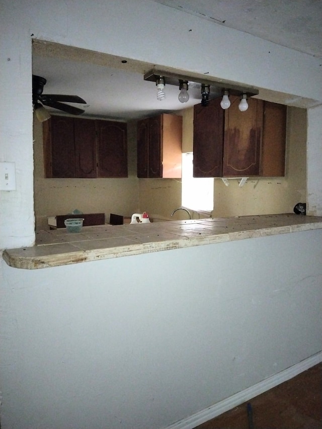 kitchen with ceiling fan