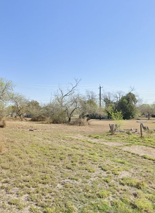 Listing photo 3 for 600 W Fordyce Ave, Kingsville TX 78363