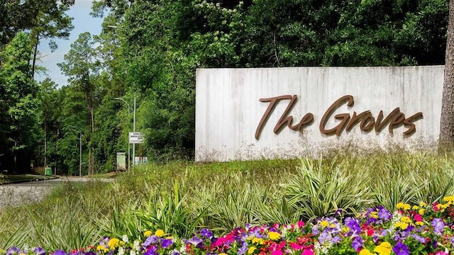 view of community / neighborhood sign