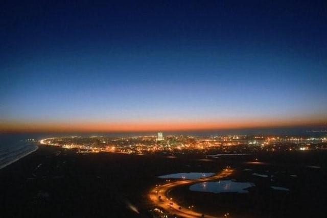 view of aerial view at dusk