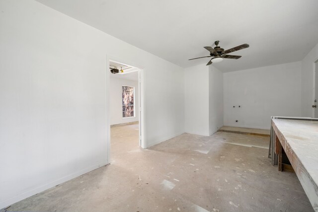 empty room featuring ceiling fan