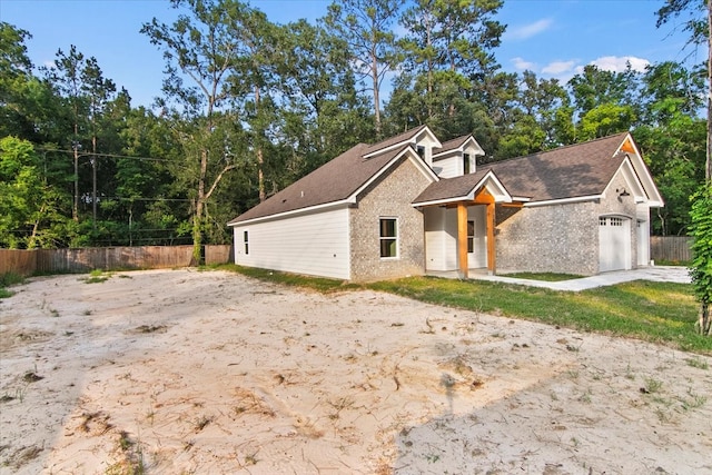 view of front facade featuring a garage