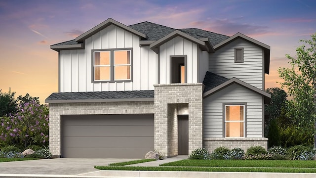 view of front of house featuring a garage