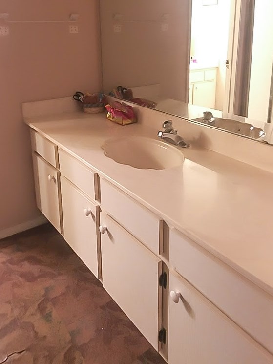 bathroom with vanity