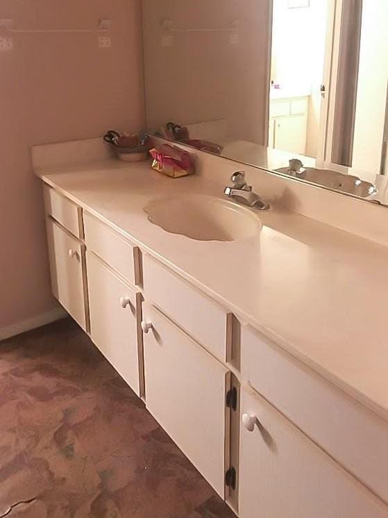6217 Ludington Dr Unit 20-915, Houston, TX 77035 - bathroom featuring vanity