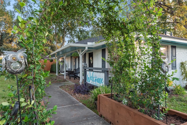 view of front of property