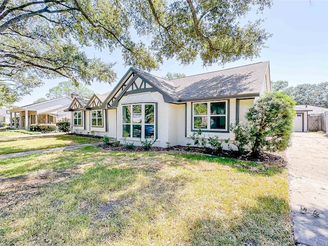 view of front of house featuring a front yard