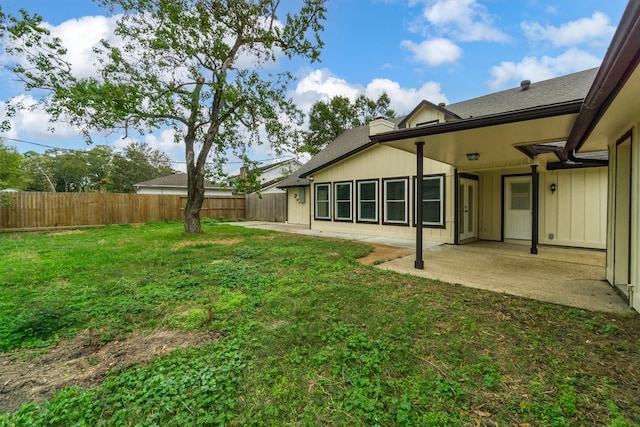 view of yard with a patio