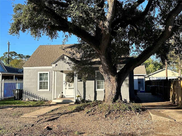 view of front of property