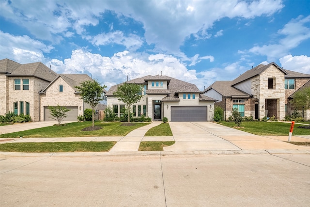 view of front of property featuring a front lawn