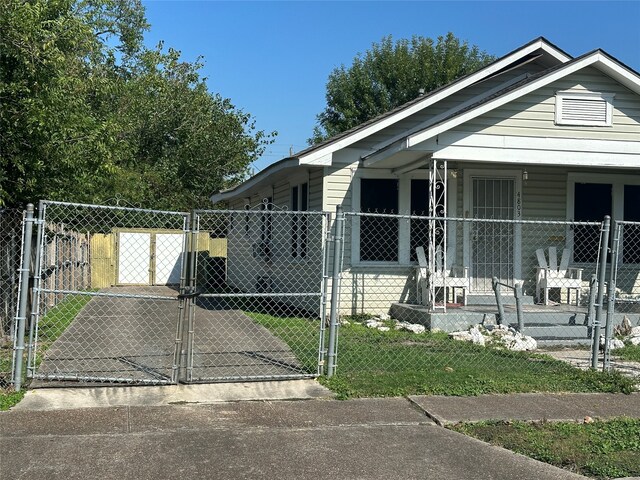 view of front of home