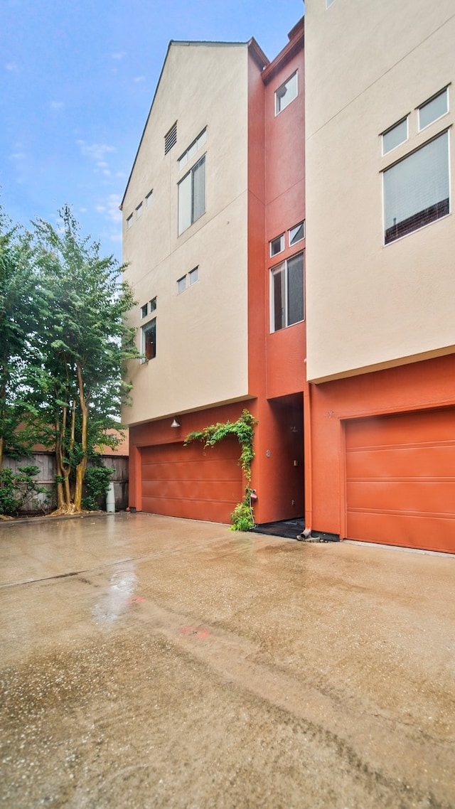 view of front of property featuring a garage