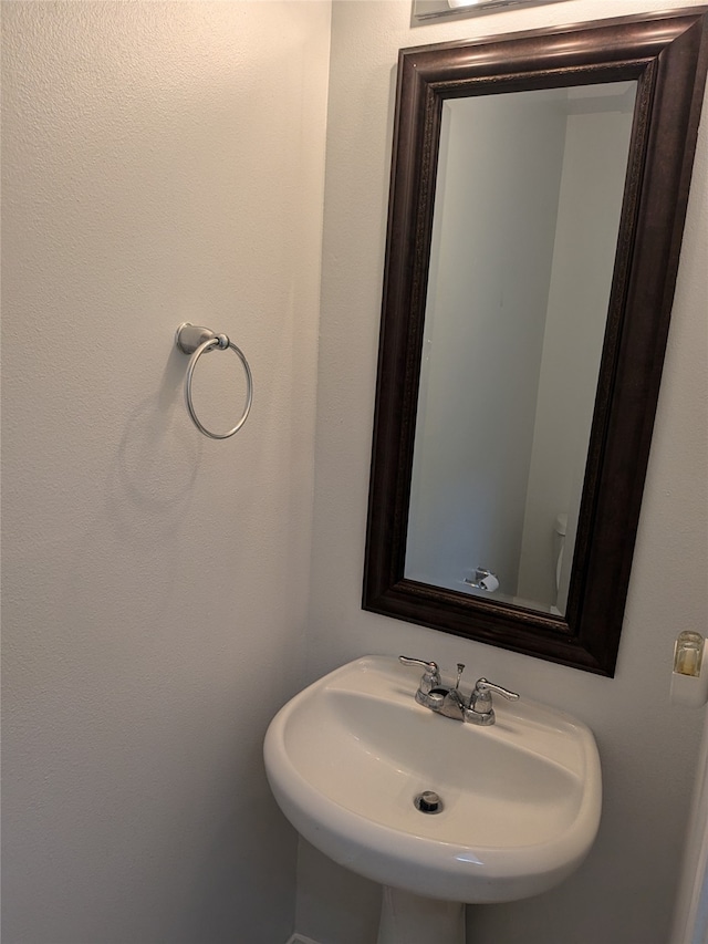 bathroom with sink