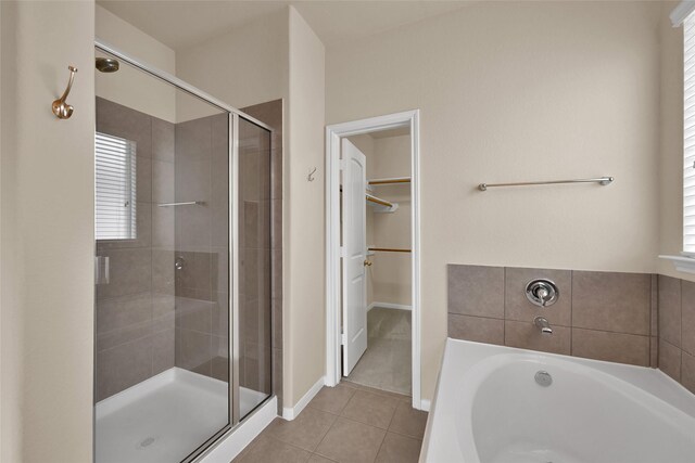 carpeted empty room featuring ornamental molding and ceiling fan