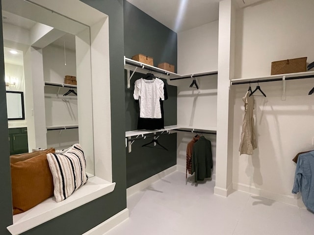 view of spacious closet