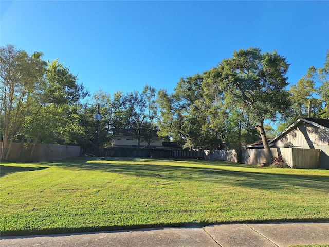 Listing photo 2 for 306 Willow Vista Dr, El Lago TX 77586