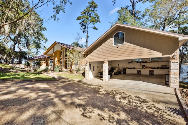 view of front of property