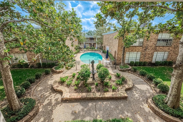 2121 Fountain View Dr Unit 22, Houston, TX 77057 - community pool with a patio area