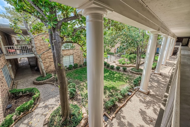 2121 Fountain View Dr Unit 22, Houston, TX 77057 - view of yard with a porch
