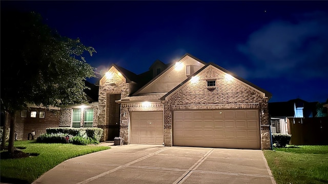 view of front facade featuring a garage