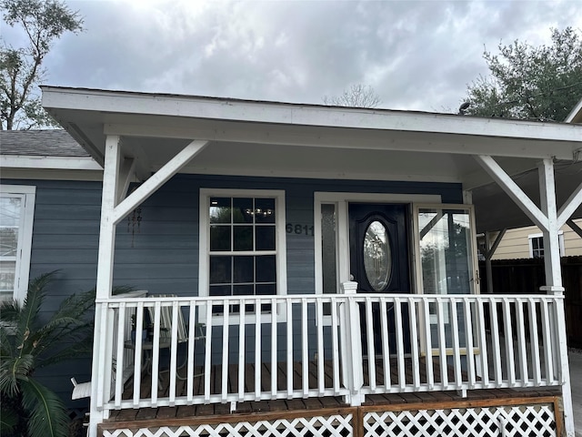6811 Roswell St, Houston, TX 77022 - entrance to property featuring covered porch