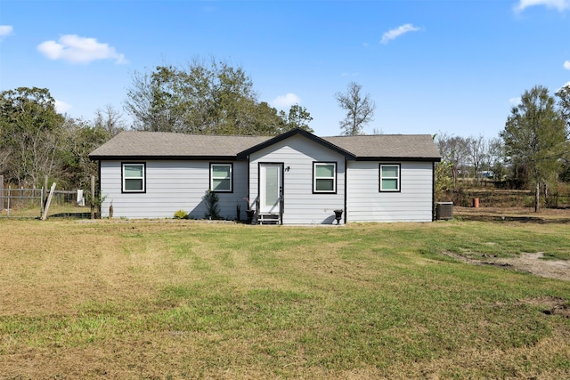 view of front of home featuring a front yard