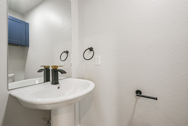 bathroom with sink