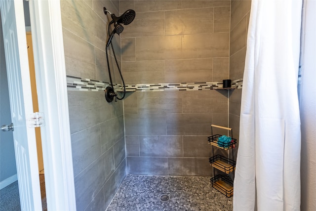 bathroom featuring walk in shower