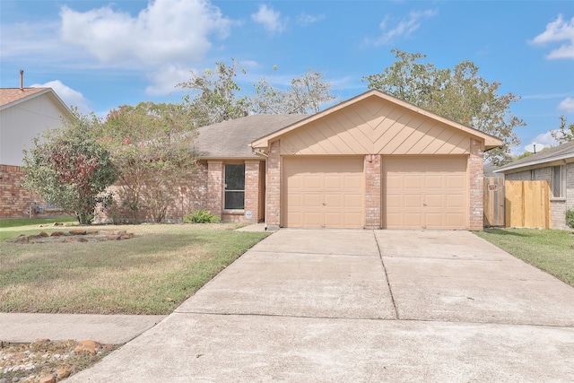 ranch-style house featuring a front yard