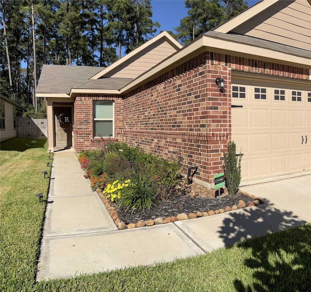 view of front facade featuring a garage