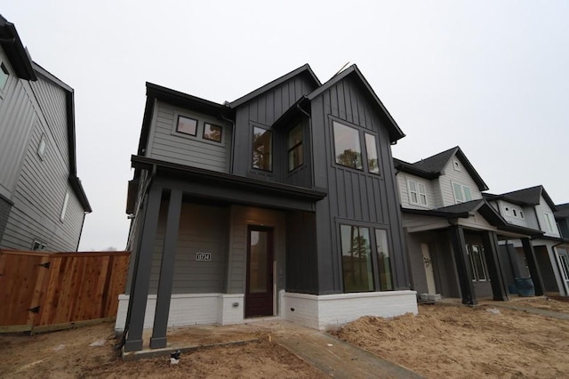 view of modern farmhouse style home