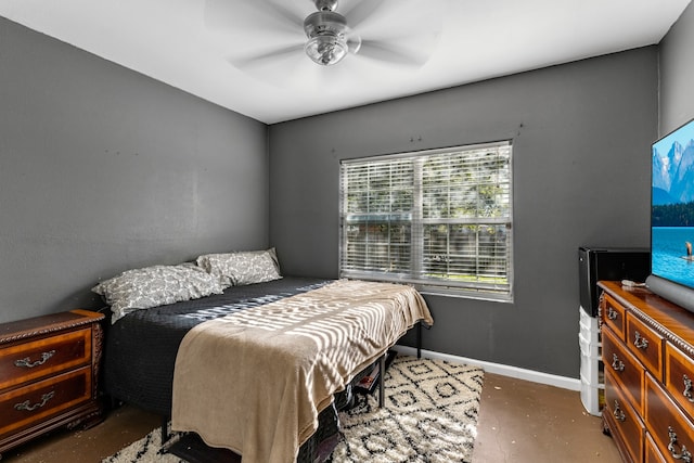 bedroom with ceiling fan