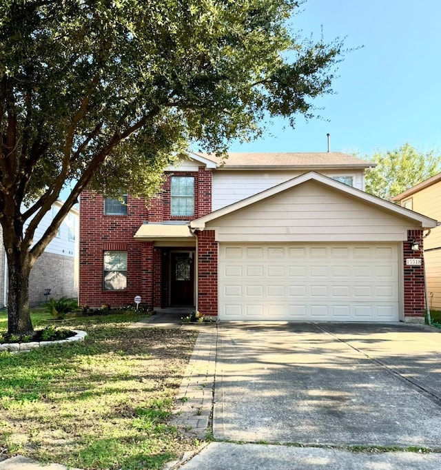 view of front property featuring a garage