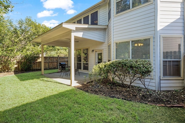 view of yard with a patio