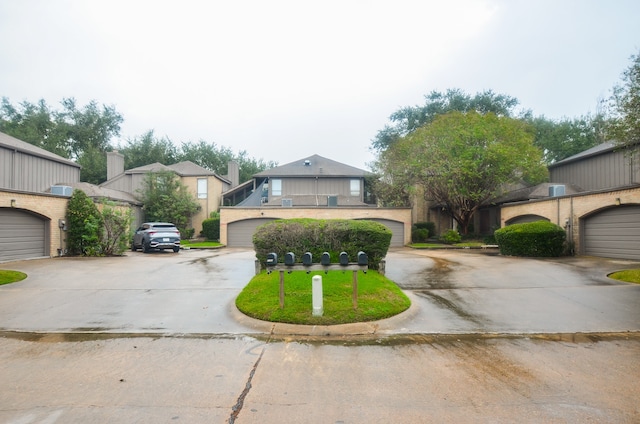 view of front facade featuring a garage