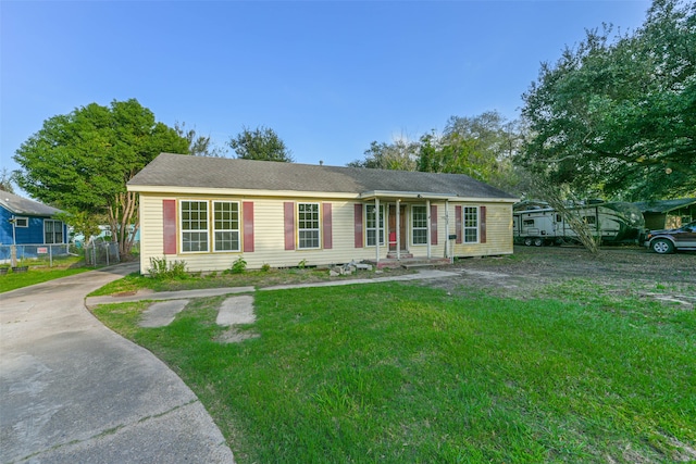 view of front of house with a front yard