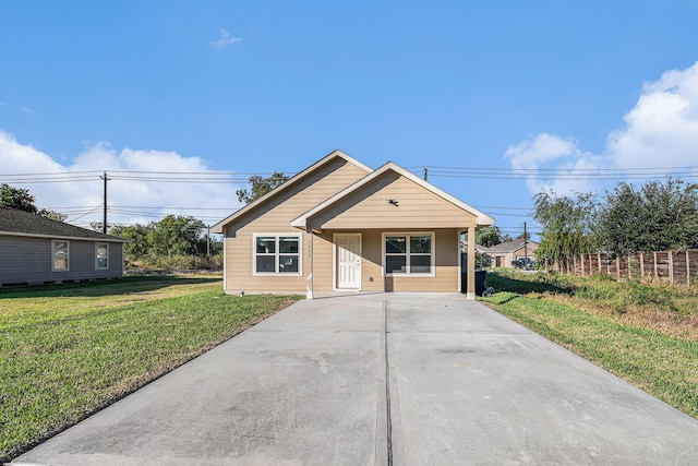 view of front of house featuring a porch and a front yard