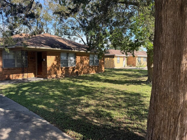 216 Schilling St, Baytown, TX 77520 - photo 4