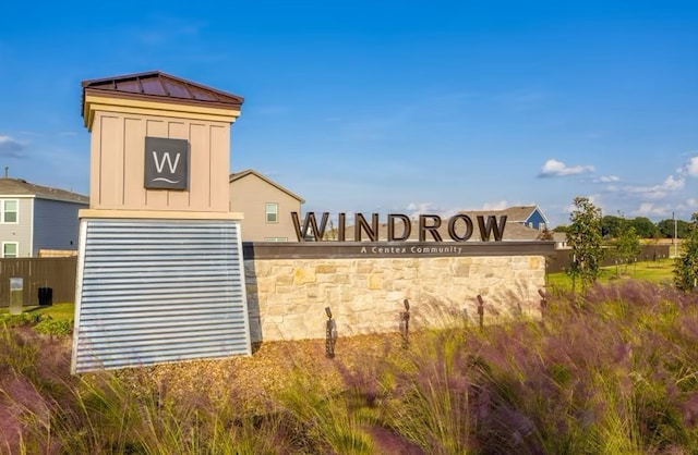 view of community / neighborhood sign